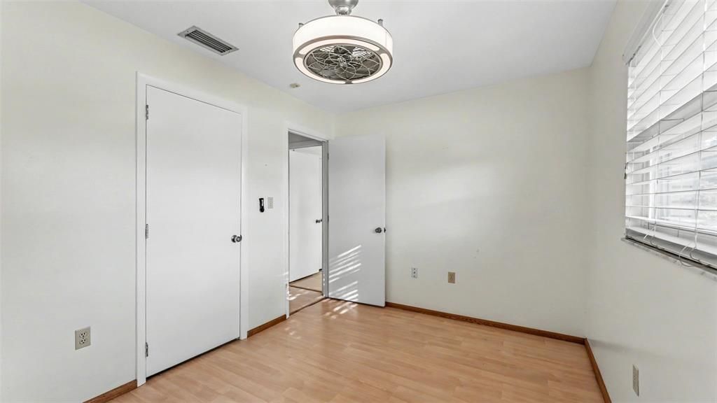 For Sale: $335,000 (3 beds, 2 baths, 1464 Square Feet)