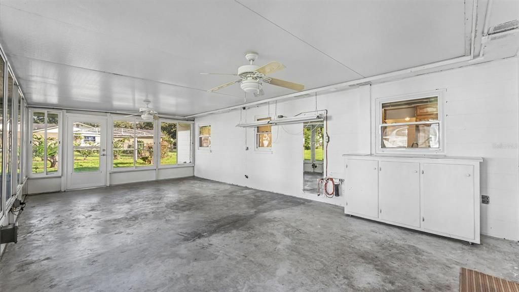 For Sale: $335,000 (3 beds, 2 baths, 1464 Square Feet)