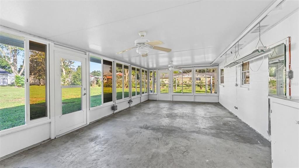 For Sale: $335,000 (3 beds, 2 baths, 1464 Square Feet)