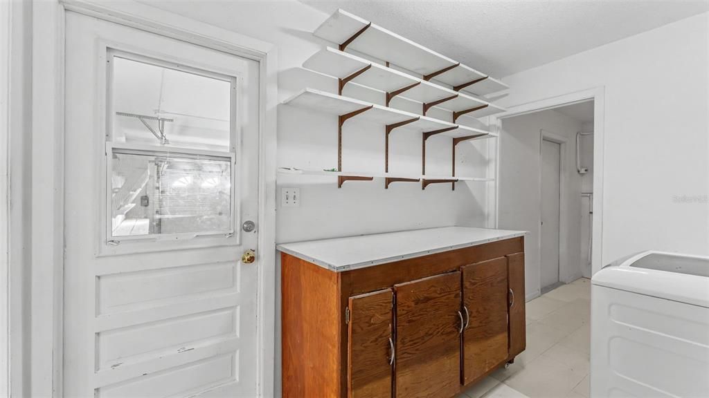 For Sale: $335,000 (3 beds, 2 baths, 1464 Square Feet)