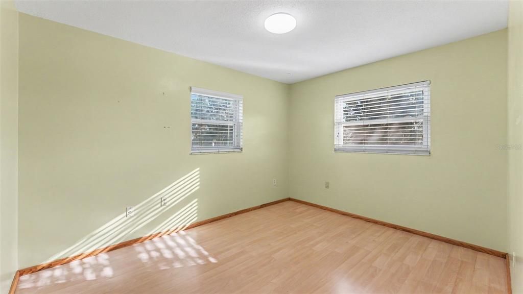 For Sale: $335,000 (3 beds, 2 baths, 1464 Square Feet)
