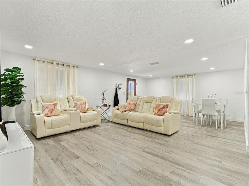En Venta: $380,000 (3 camas, 1 baños, 1056 Pies cuadrados)
