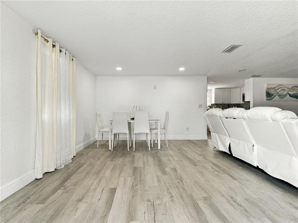En Venta: $380,000 (3 camas, 1 baños, 1056 Pies cuadrados)