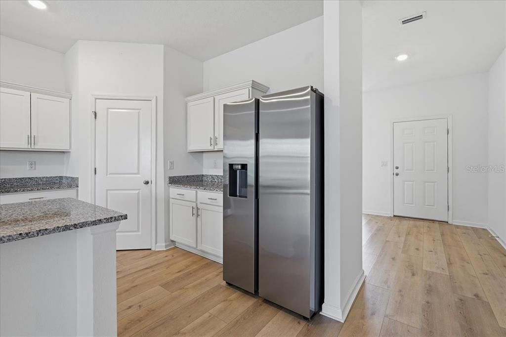 En Venta: $369,900 (5 camas, 3 baños, 2732 Pies cuadrados)