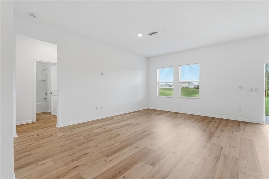 En Venta: $369,900 (5 camas, 3 baños, 2732 Pies cuadrados)