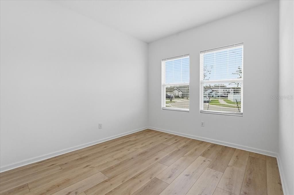 En Venta: $369,900 (5 camas, 3 baños, 2732 Pies cuadrados)