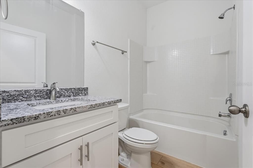 En Venta: $369,900 (5 camas, 3 baños, 2732 Pies cuadrados)