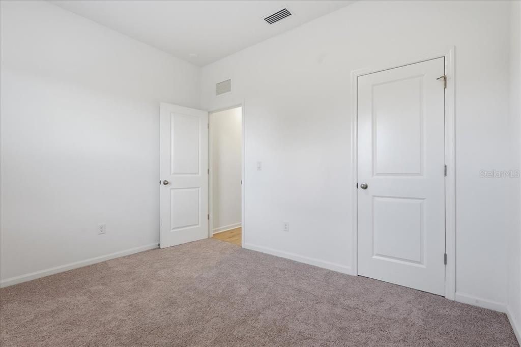 En Venta: $369,900 (5 camas, 3 baños, 2732 Pies cuadrados)
