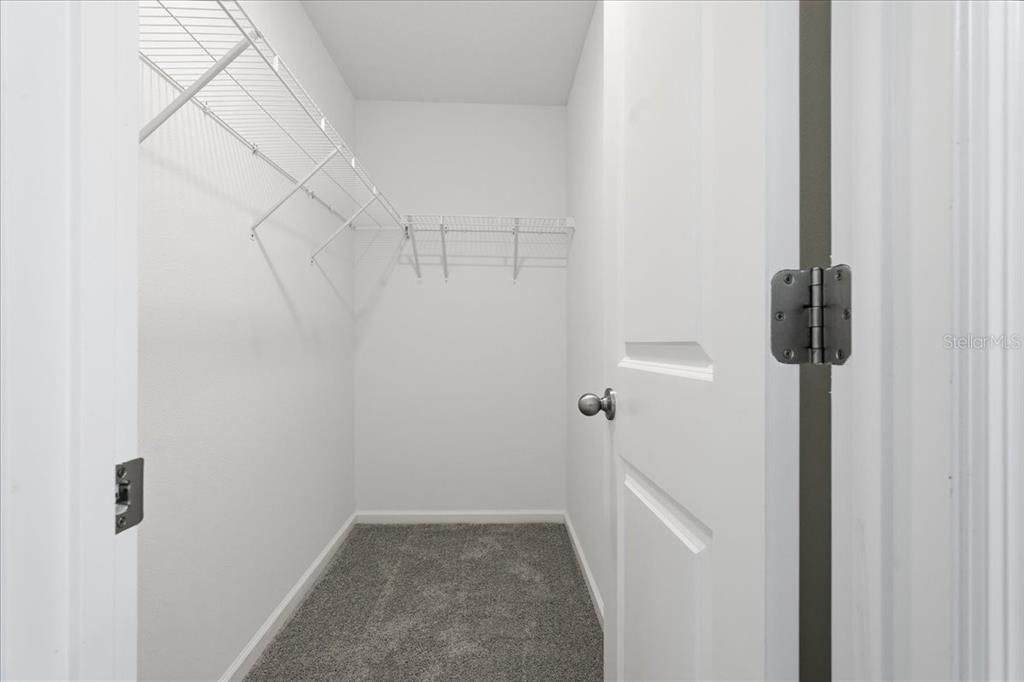 En Venta: $369,900 (5 camas, 3 baños, 2732 Pies cuadrados)
