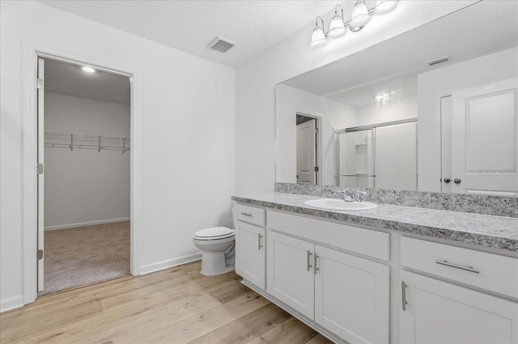 En Venta: $369,900 (5 camas, 3 baños, 2732 Pies cuadrados)