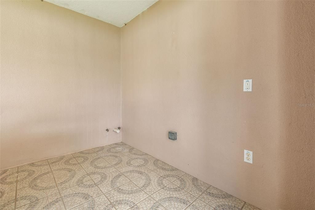 En Venta: $405,000 (3 camas, 2 baños, 2112 Pies cuadrados)