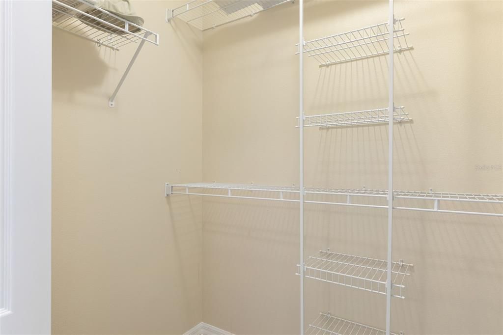 En Venta: $405,000 (3 camas, 2 baños, 2112 Pies cuadrados)