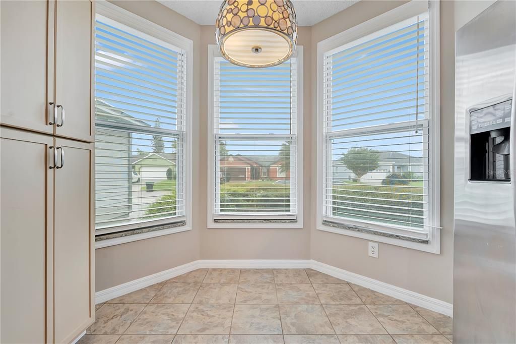 For Sale: $350,000 (3 beds, 2 baths, 1429 Square Feet)