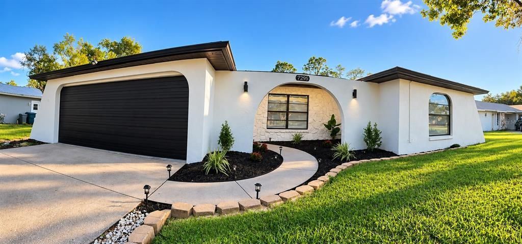 For Rent: $2,000 (3 beds, 2 baths, 1206 Square Feet)