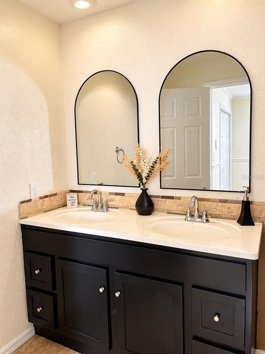 For Rent: $2,000 (3 beds, 2 baths, 1206 Square Feet)
