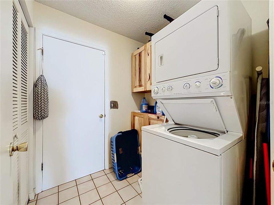 На продажу: $239,900 (3 спален, 2 ванн, 1465 Квадратных фут)