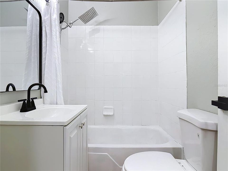 На продажу: $199,999 (3 спален, 1 ванн, 924 Квадратных фут)