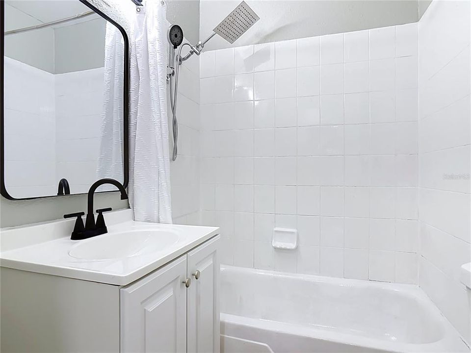 На продажу: $199,999 (3 спален, 1 ванн, 924 Квадратных фут)