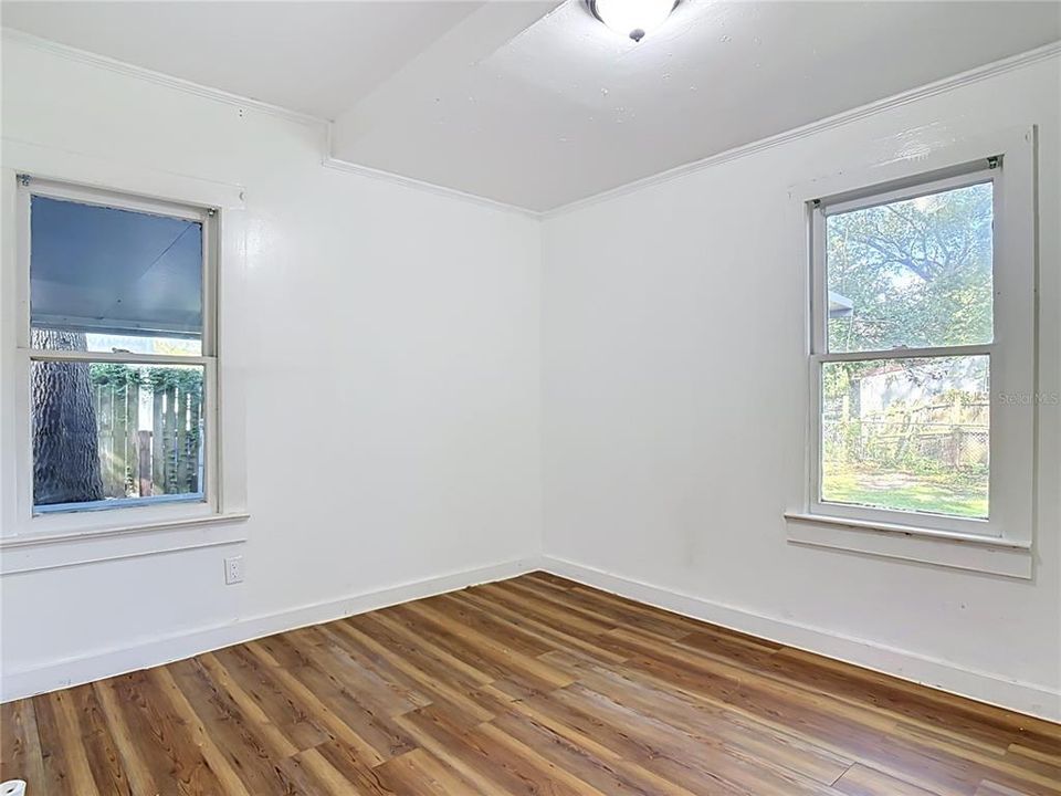 На продажу: $199,999 (3 спален, 1 ванн, 924 Квадратных фут)