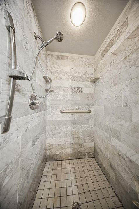На продажу: $314,900 (4 спален, 3 ванн, 1932 Квадратных фут)