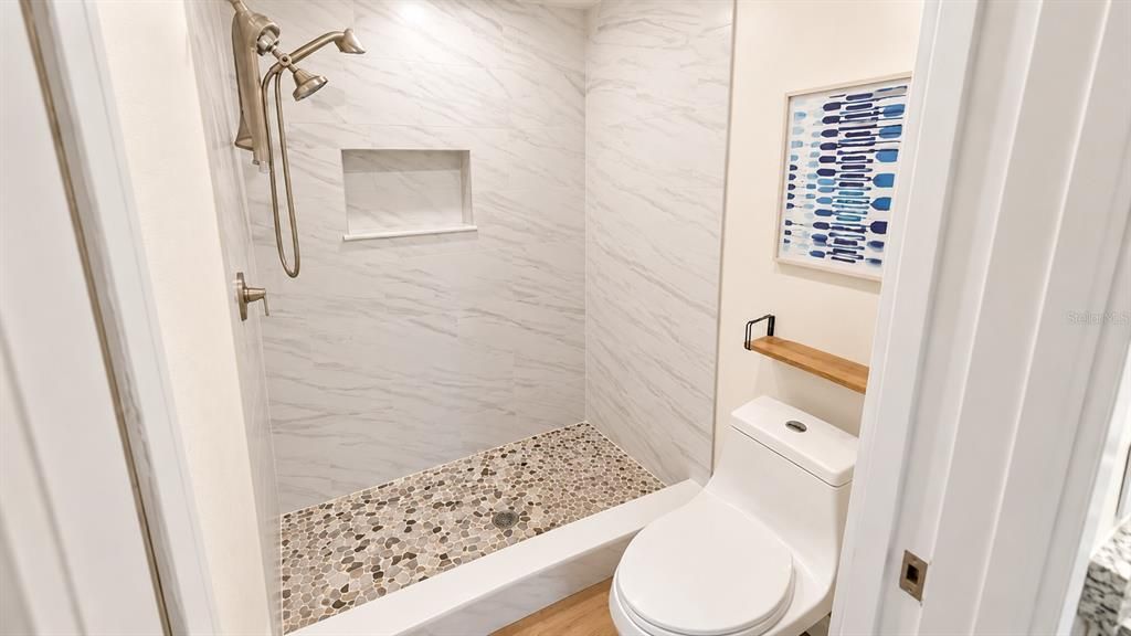 For Rent: $2,400 (2 beds, 2 baths, 1036 Square Feet)