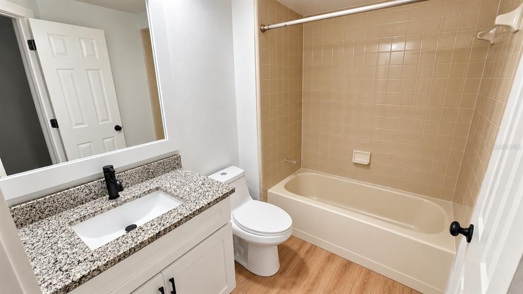 For Rent: $2,400 (2 beds, 2 baths, 1036 Square Feet)