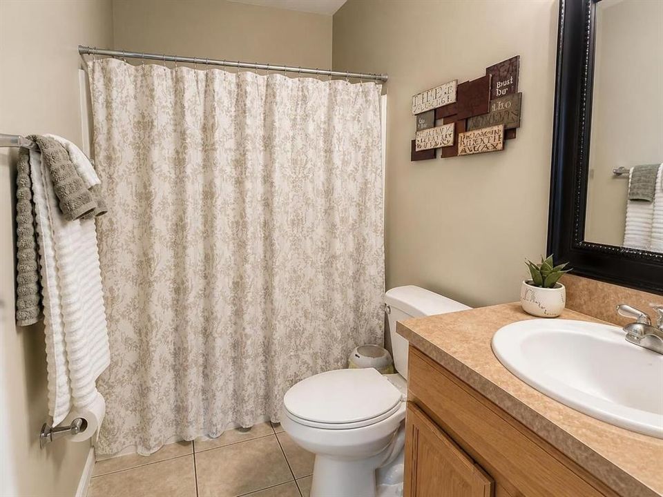 На продажу: $215,000 (3 спален, 2 ванн, 1054 Квадратных фут)