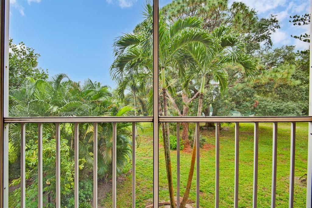 For Sale: $99,000 (1 beds, 1 baths, 630 Square Feet)