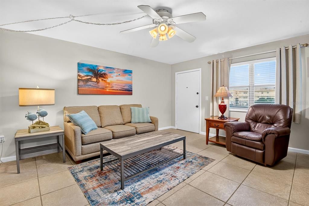 For Sale: $99,000 (1 beds, 1 baths, 630 Square Feet)