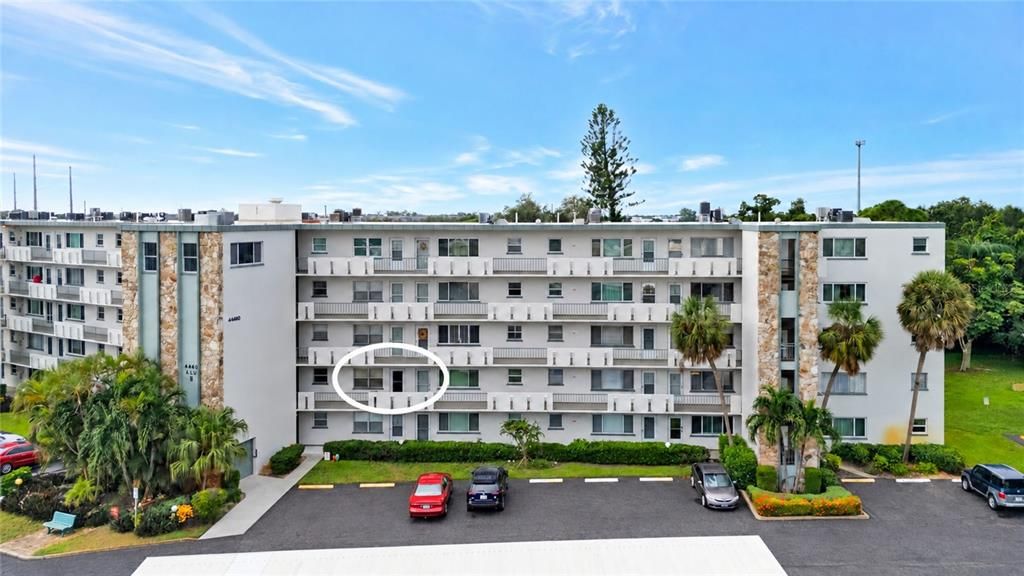 For Sale: $99,000 (1 beds, 1 baths, 630 Square Feet)