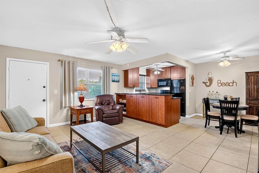 For Sale: $99,000 (1 beds, 1 baths, 630 Square Feet)