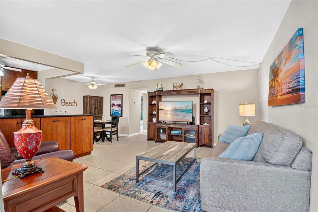 For Sale: $99,000 (1 beds, 1 baths, 630 Square Feet)