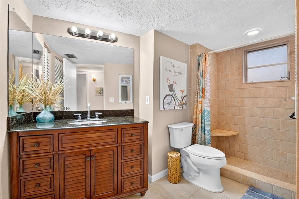 For Sale: $99,000 (1 beds, 1 baths, 630 Square Feet)