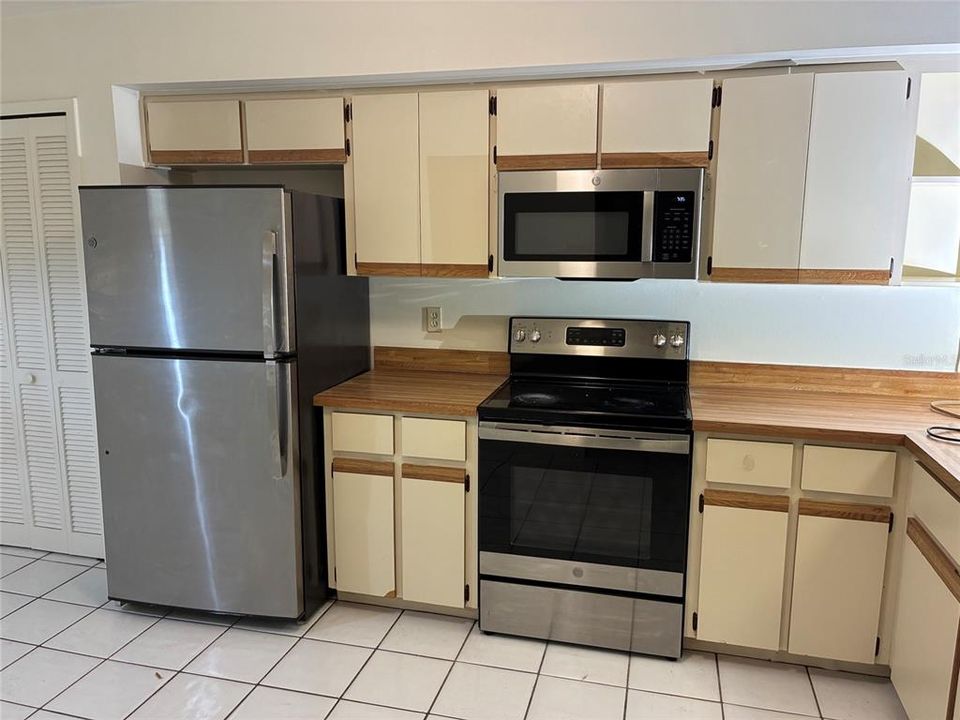 For Rent: $2,050 (2 beds, 2 baths, 1188 Square Feet)