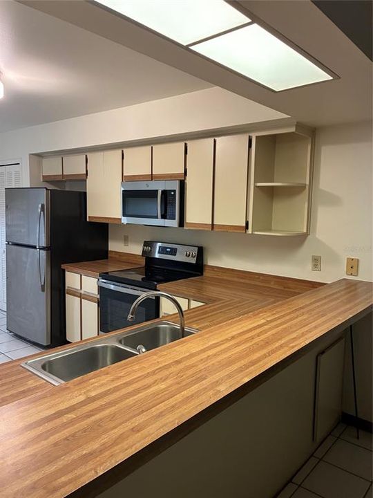 For Rent: $2,050 (2 beds, 2 baths, 1188 Square Feet)