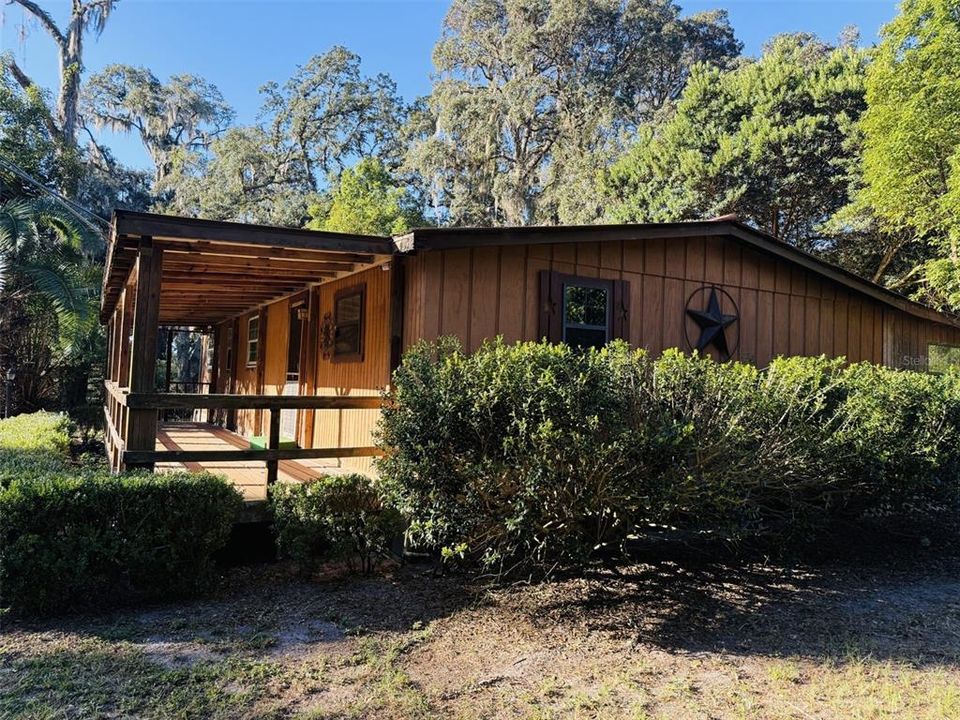 For Sale: $119,900 (3 beds, 2 baths, 1429 Square Feet)
