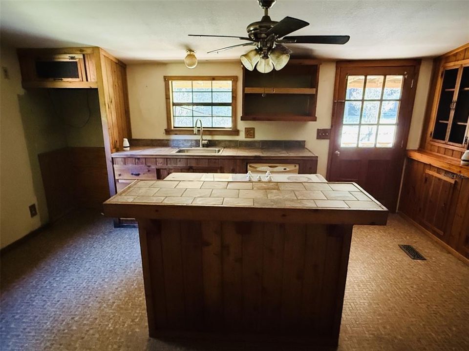 For Sale: $119,900 (3 beds, 2 baths, 1429 Square Feet)