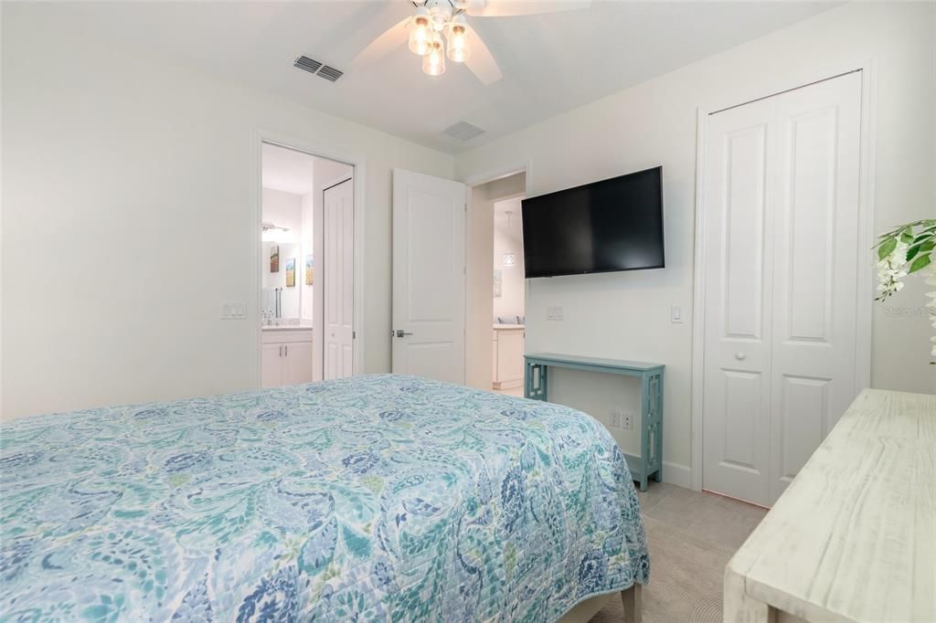 En Venta: $389,900 (2 camas, 2 baños, 1308 Pies cuadrados)