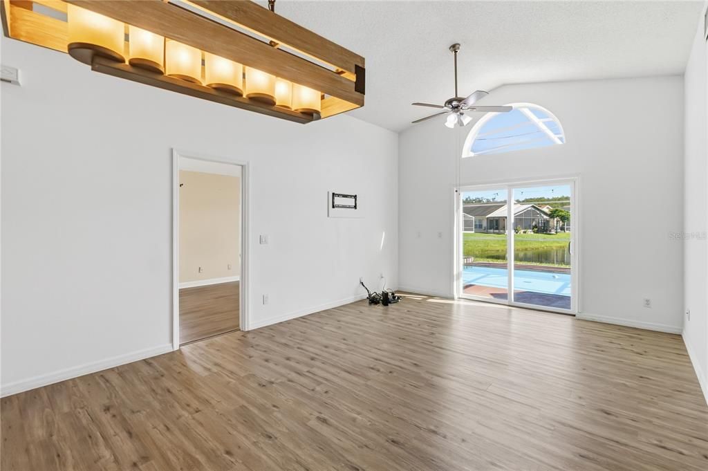 En Venta: $365,000 (3 camas, 2 baños, 1199 Pies cuadrados)