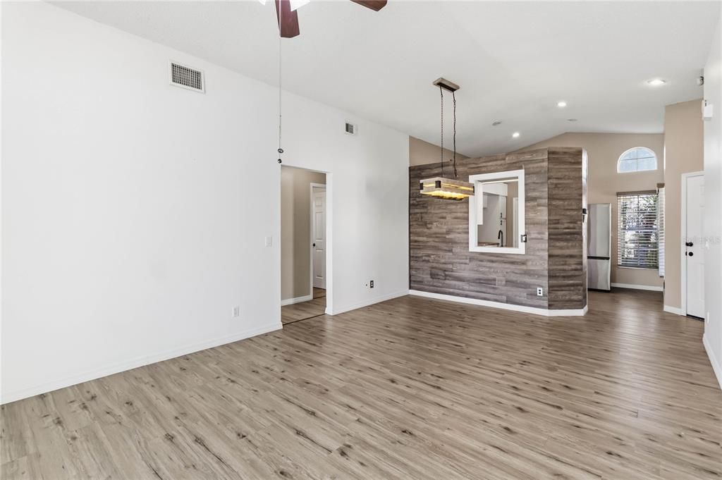 En Venta: $365,000 (3 camas, 2 baños, 1199 Pies cuadrados)