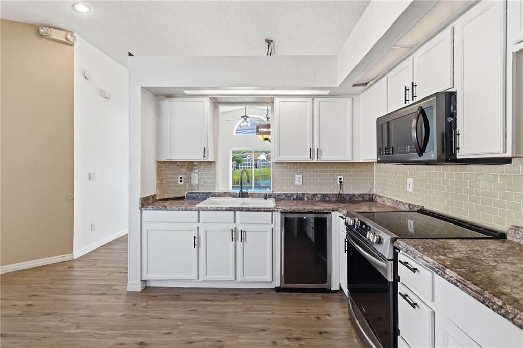 En Venta: $365,000 (3 camas, 2 baños, 1199 Pies cuadrados)
