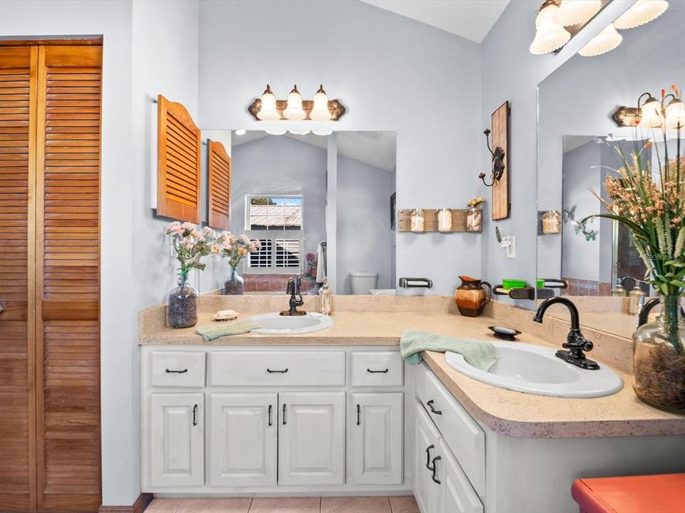 For Sale: $445,000 (3 beds, 2 baths, 2446 Square Feet)