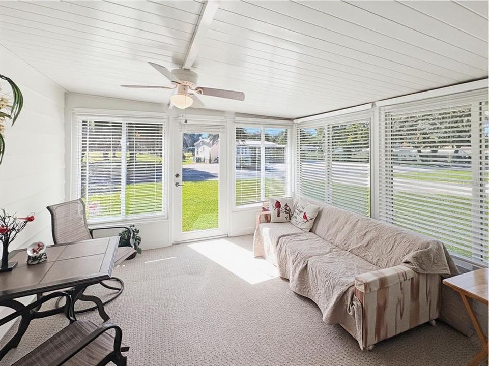 For Sale: $199,900 (2 beds, 2 baths, 1728 Square Feet)