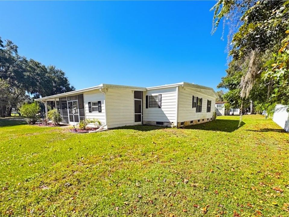 For Sale: $199,900 (2 beds, 2 baths, 1728 Square Feet)