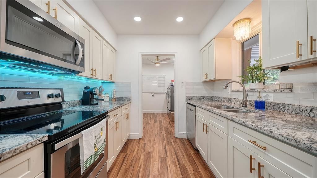 En Venta: $895,000 (3 camas, 3 baños, 1859 Pies cuadrados)