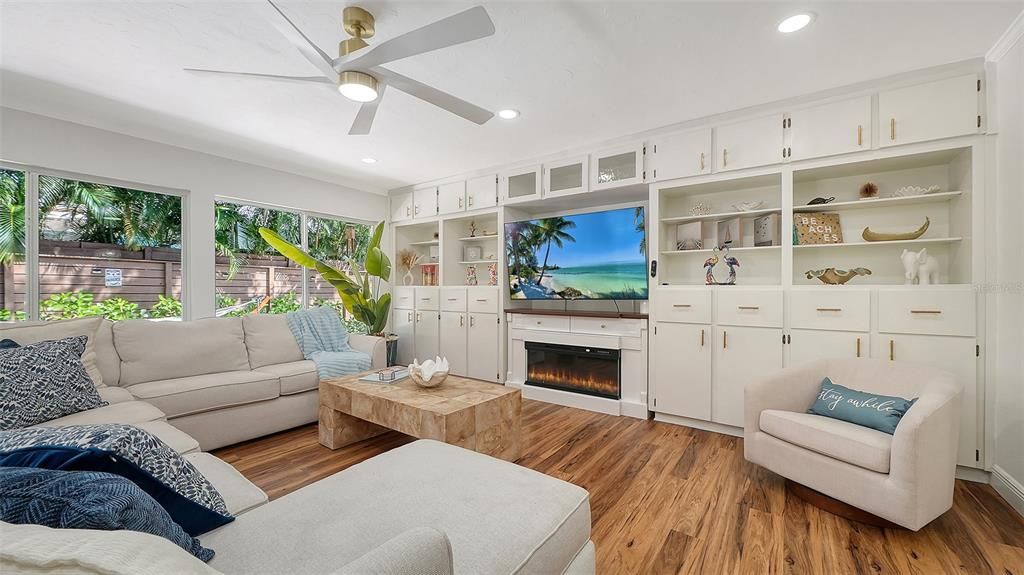 En Venta: $895,000 (3 camas, 3 baños, 1859 Pies cuadrados)