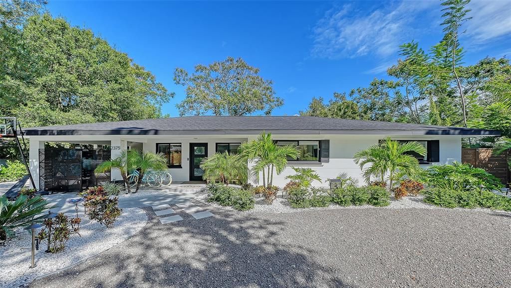 En Venta: $895,000 (3 camas, 3 baños, 1859 Pies cuadrados)