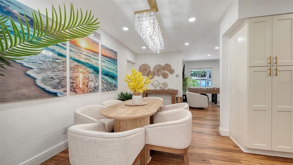 En Venta: $895,000 (3 camas, 3 baños, 1859 Pies cuadrados)