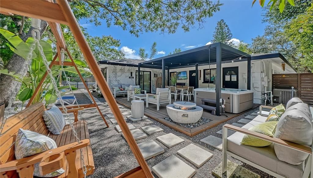 En Venta: $895,000 (3 camas, 3 baños, 1859 Pies cuadrados)