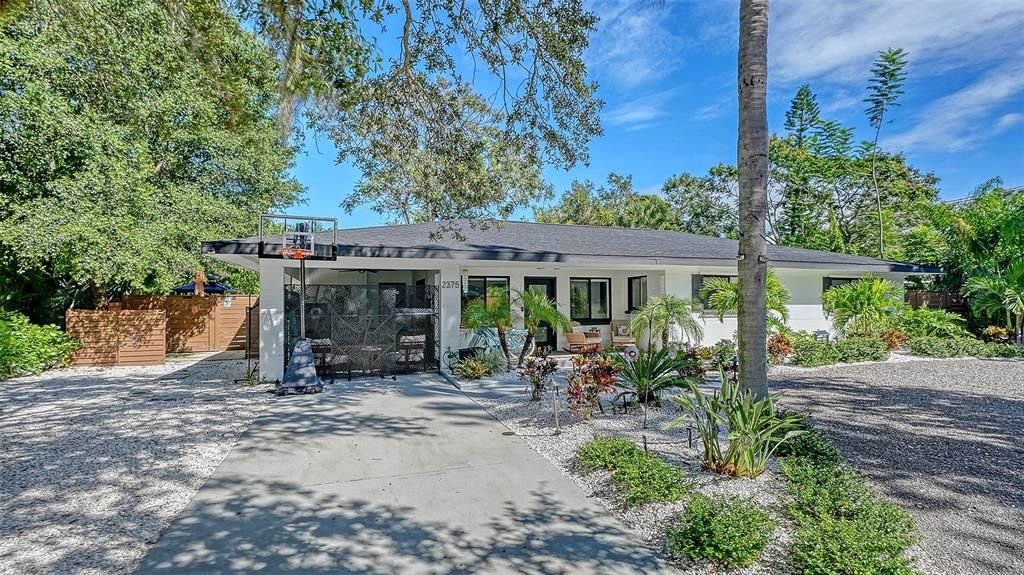 En Venta: $895,000 (3 camas, 3 baños, 1859 Pies cuadrados)